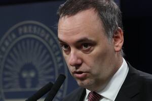 El portavoz presidencial Manuel Adorni en conferencia de prensa