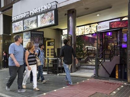 El Porteño y Belisario son sólo dos de las múltiples salas pequeñas de la avenida Corrientes