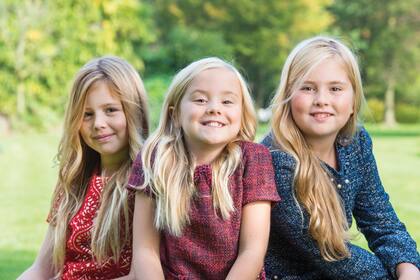 El posado de otoño de 2014 encontró a las hermanas Alexia, Ariane y Amalia, la princesa heredera, tan unidas como siempre.