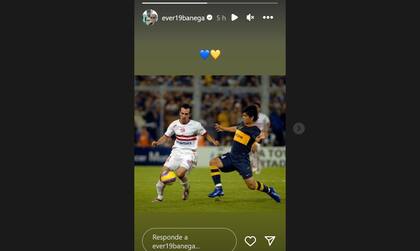 El posteo de este domingo 3 de diciembre de 2023 de Ever Banega, en su cuenta de instagram, con la camiseta de Boca y los corazones en azul y oro