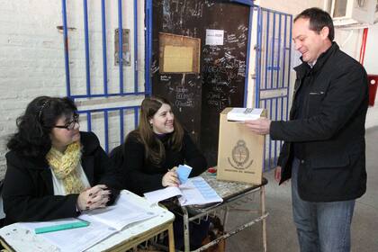 El precandidato a senador nacional por el Frente para la Victoria, Carlos "Camau" Espínola