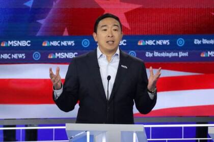 Andrew Yang, durante un debate para las primarias demócratas de 2020