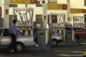 Las estaciones Shell se suman a YPF y a partir de mañana bajan la nafta 1,5%