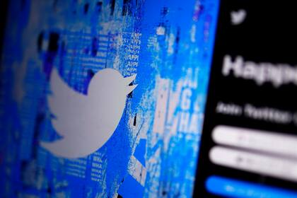 El precio de las acciones de Twitter cayó el miércoles para cerrar en 48,64 dólares. (AP Foto/Gregory Bull)