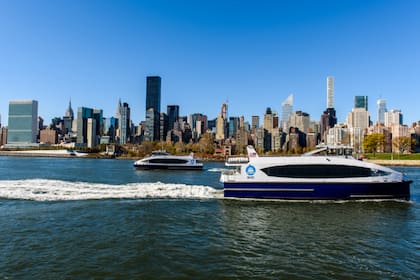 El precio de un boleto para el servicio Rockaway Rocket y el Rockaway Reserve es de 12 dólares por persona