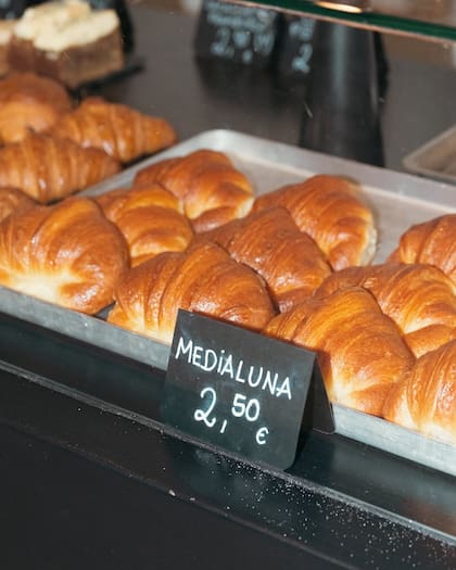 El precio en euros de las medialunas