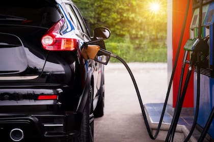 El precio promedio de la gasolina en Estados Unidos es de US$3,18 por galón, 3 centavos menos que la semana anterior y 15 menos en relación con el año pasado
