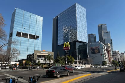 El precio promedio de oficinas clase A en el corredor Libertador de CABA es de 29,05 USD por metro cuadrado, mientras que en el corredor Libertador de la provincia de Buenos Aires se sitúa en 26,16 USD por metro cuadrado