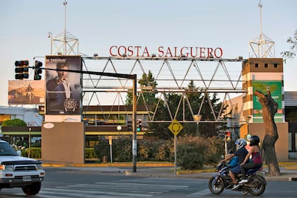 Quienes se oponen al proyecto urbanístico de la Ciudad sostienen que los predios deben ser públicos y que deben destinarse a un parque