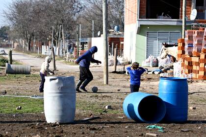 El predio de Guernica, a un año de la toma