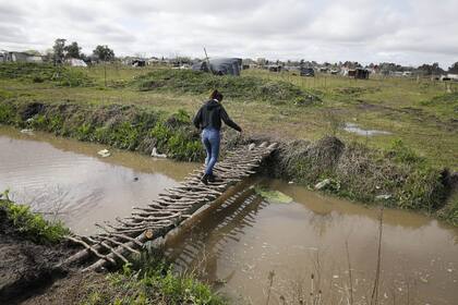 Según declaraciones de la intendenta Cantero, el municipio de Presidente Perón aún no pudo identificar a la totalidad de los dueños de las tierras, a fin de avanzar con la denuncia judicial