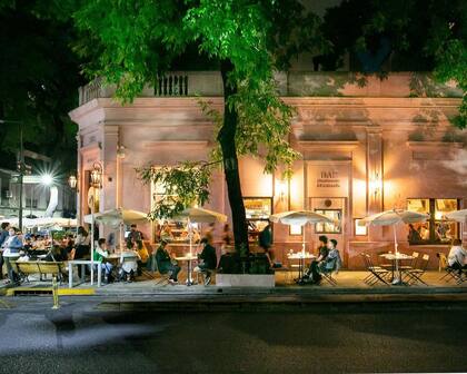 El Preferido de Palermo, en la calle Borges, un bodegón de barrio que tras ser adquirido por los dueños de Don Julio se renovó manteniendo su espíritu