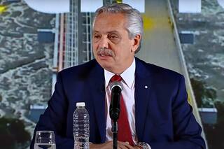 YPF y Petronas firmaron un acuerdo para exportar gas