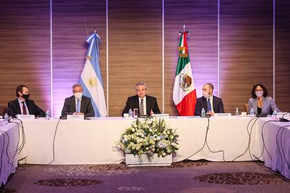 Beliz, Solá, Fernández, Guzmán y Todesca, durante la reunión con empresarios mexicanos