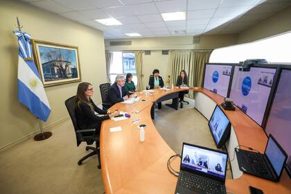 Elizabeth Gómez Alcorta acompañó al presidente Alberto Fernández en la presentación del plan contra la violencia de género