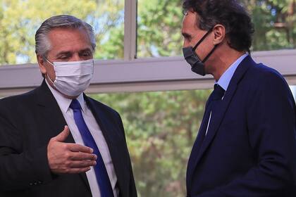 El presidente Alberto Fernández encabezó este mediodía desde la residencia de Olivos el acto de puesta en marcha de las primeras 30 obras públicas de 2021