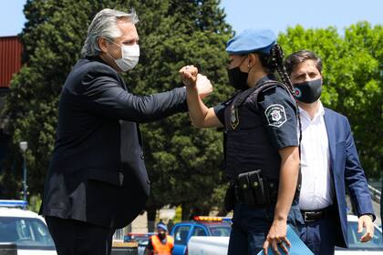 El presidente Alberto Fernández encabezó un acto con policías bonaerenses