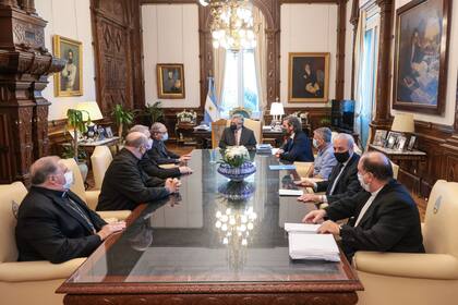 El presidente Alberto Fernández encabezó la reunión con la Conferencia Episcopal