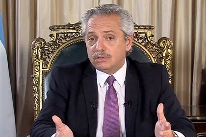 El Presidente convocó a Axel Kicillof y Horacio Rodríguez Larreta para definir la suspensión de clases