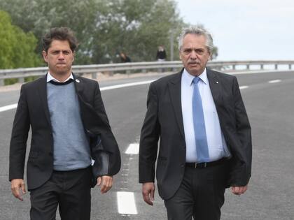 El presidente Alberto Fernández junto a Axel Kicillof, el 17 de octubre pasado, en Cañuelas