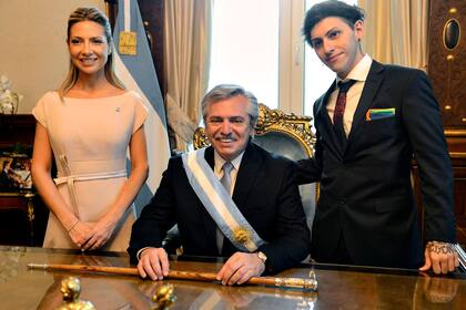 El presidente Alberto Fernández junto a su pareja, Fabiola Yáñez y su hijo Estanislao