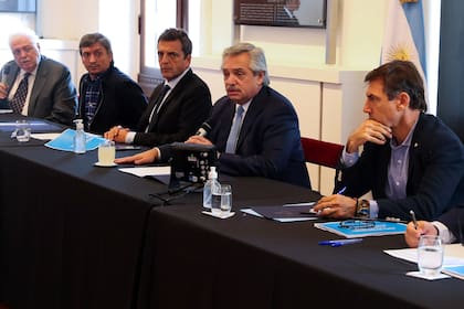 Fernández recibió en la Casa Rosada a los jefes parlamentarios de la oposición