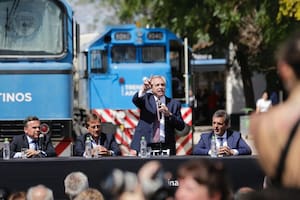 El tren que reinauguró Fernández tarda casi diez horas más que cuando fue creado