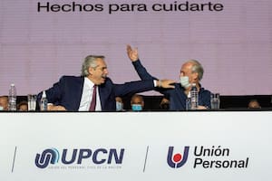 El presidente Alberto Fernández y el secretario general de UPCN Andrés Rodríguez acordaron un incremento para los estatales
