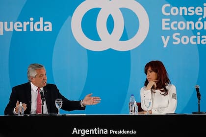 El presidente Alberto Fernández y la vicepresidenta Cristina Kirchner en la presentación del proyecto de fomento para la agroindustria en septiembre de 2021