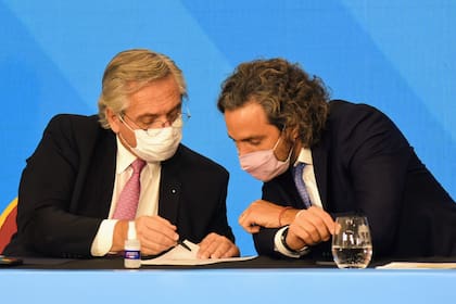 El presidente Alberto Fernández y Santiago Cafiero