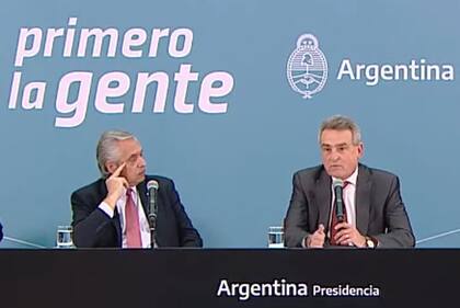 El presidente Alberto Fernández y su jefe de Gabinete, Agustín Rossi
