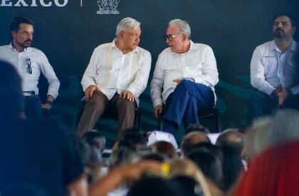 El presidente Andrés Manuel López Obrador y el gobernador de Sinaloa Rubén Rocha Moya durante su visita a Culiacán, Sinaloa, el 10 de agosto del 2024