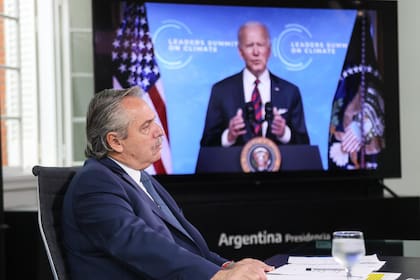 El presidente argentino durante el discurso de Biden en la cumbre de líderes sobre el clima.