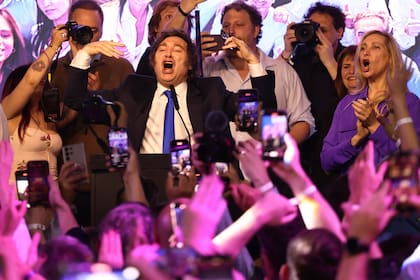 El presidente argentino Javier Milei logró un contundente triunfo en las legislativas de este domingo.