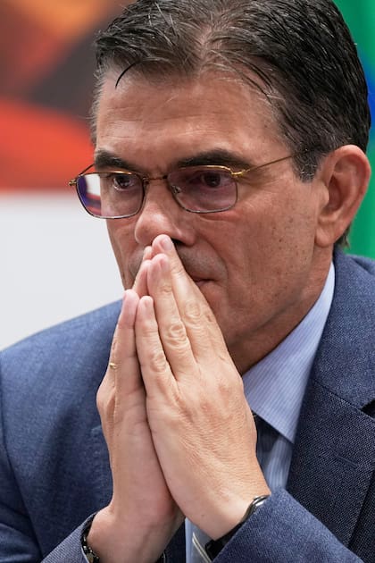 El presidente boliviano Rodrigo Paz convocó al diálogo a los sectores que bloquean las carreteras