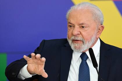 El presidente brasileño, Luiz Inacio Lula da Silva, opinó sobre las elecciones de Argentina durante un desayuno con corresponsales extranjeros en el Palacio Planalto en Brasilia el 2 de agosto de 2023.
