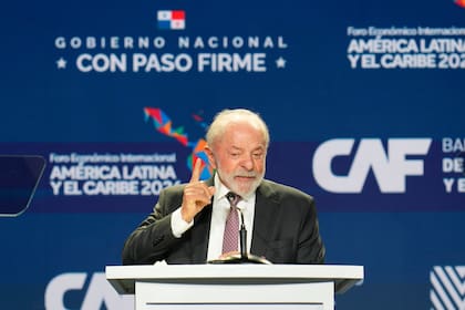 El presidente brasileño Luiz Inácio Lula da Silva durante un foro económico organizado por el Banco de Desarrollo de América Latina y el Caribe (CAF) en la Ciudad de Panamá