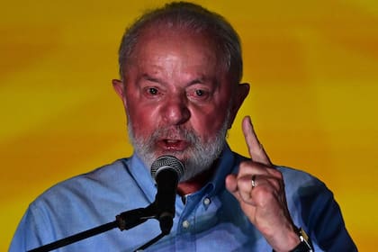 El presidente brasileño Lula Da Silva clamó por que Robinho cumpla su condena en su país