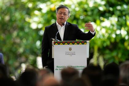 El presidente colombiano, Gustavo Petro, habla durante una reunión con líderes de la organización del tratado de cooperación de la Amazonía en Bogotá, Colombia, el 22 de agosto de 2025.