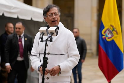 El presidente colombiano Gustavo Petro tras votar en las elecciones legislativas (Archivo)