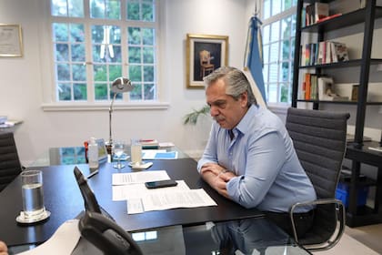 Alberto Fernández cuestionó con dureza a la gobernadora en una entrevista por radio 