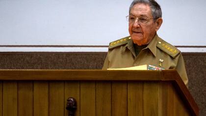 El presidente cubano Raúl Castro anunció que extenderá su mandato hasta abril de 2018