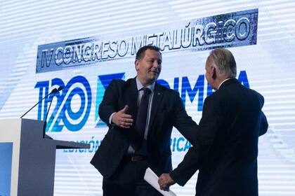 El presidente de Adimra, Elio del Ré, pidió una "base sólida industrial" para cimentar el futuro económico del país ante un auditorio crítico por la crisis actual.
