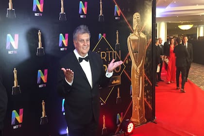 El presidente de Aptra, Luis Ventura, en la alfombra roja de los premios Martín Fierro