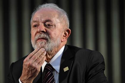 El presidente de Brasil, Luiz Inácio Lula da Silva, asiste a una ceremonia de anuncios de inversiones en Brasil, Paraguay y Bolivia en el segundo día de la cumbre del Mercosur en Río de Janeiro, Brasil, el 7 de diciembre de 2023.