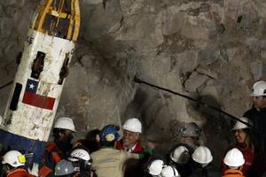 El recuerdo de Piñera de los 33 mineros rescatados de una mina, uno de los hitos de su gestión