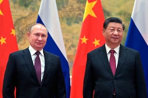 Xi y Putin se unen para denunciar la influencia de Estados Unidos en plena tensión por Ucrania