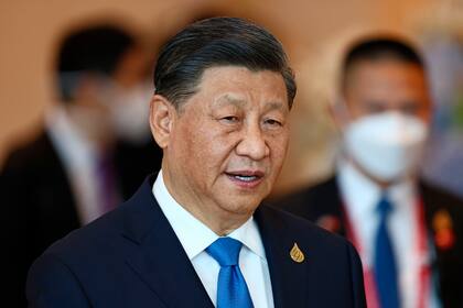 El presidente de China, Xi Jinping, llega a una cumbre de los líderes de la APEC, el 19 de noviembre de 2022, en Bangkok, Tailandia.