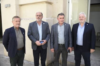 El presidente de Coninagro, Elbio Laucirica; el presidente de CRA, Jorge Chemes, el presidente de la Federación Agraria Argentina (FAA), Carlos Achetoni, y Raúl Etchebehere, vicepresidente segundo de la Sociedad Rural Argentina (SRA)