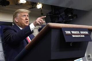 Coronavirus: las teorías conspirativas que prosperan y por qué son peligrosas